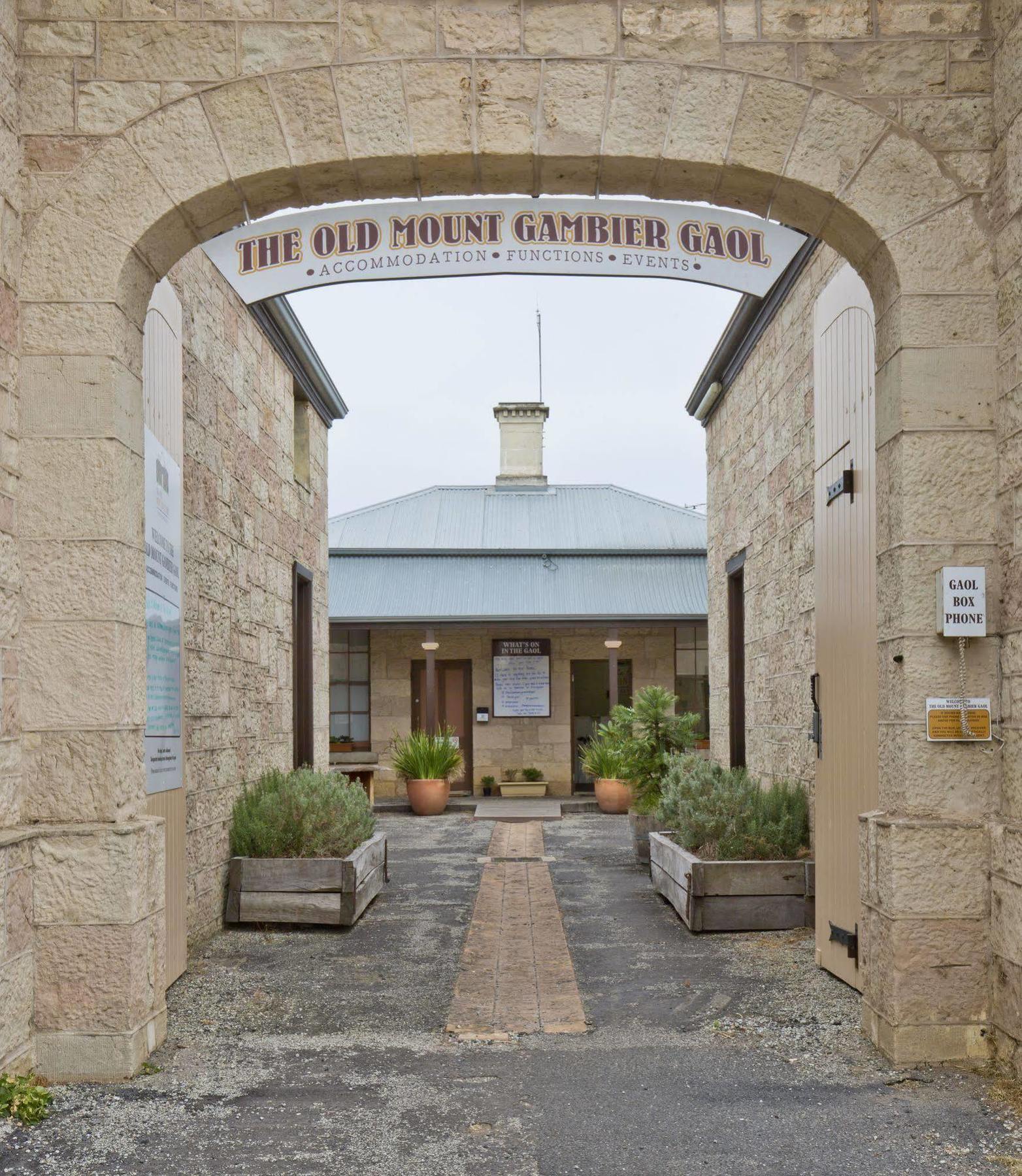 Hotel The Old Mount Gambier Gaol Exterior foto